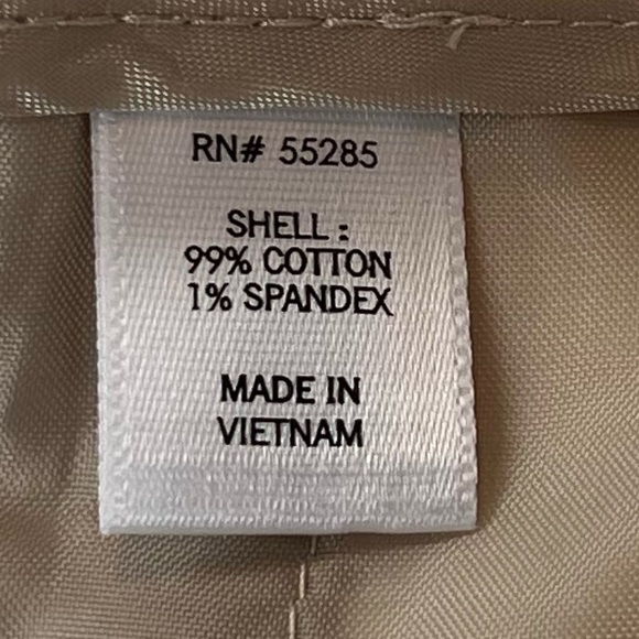 NWT Express Design Studio Editor Solid White Bermuda Shorts Size 4 Mid Rise - Picture 7 of 7